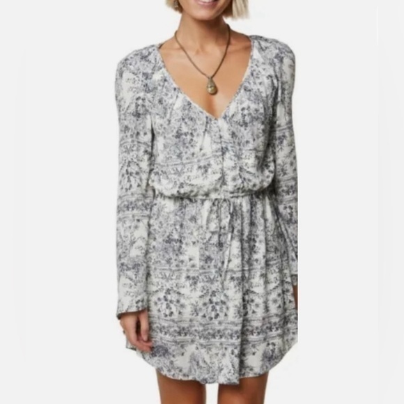 O'Neill Gretchen Bell Sleeve Blouson Dress FLORAL NAVY CREAM PRINT - Picture 1 of 6
